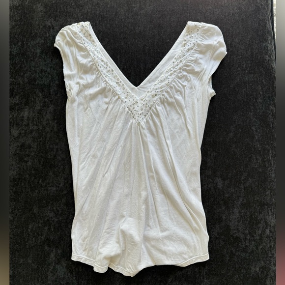 Bundle of women’s XS Express and Guess shirts - Picture 4 of 9